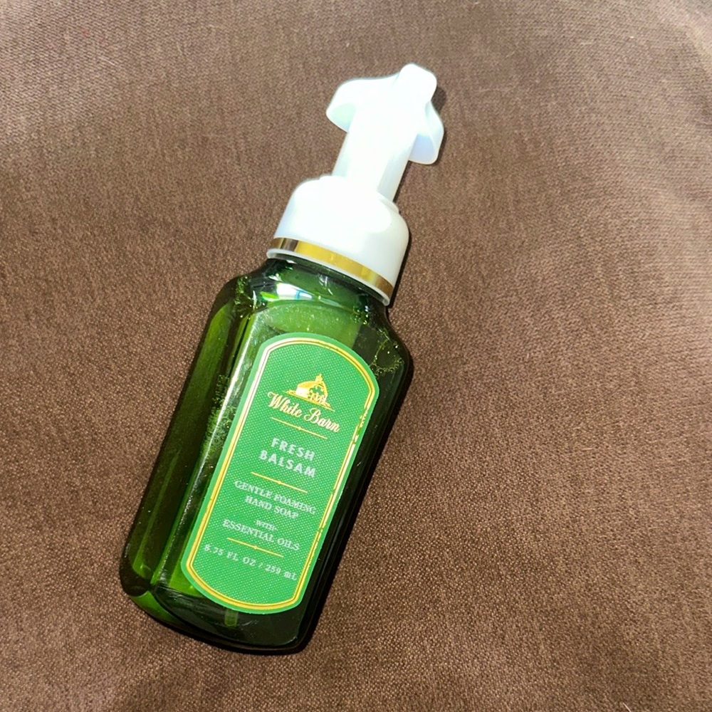 BN White Barn Fresh Balsam Green Hand Soap
